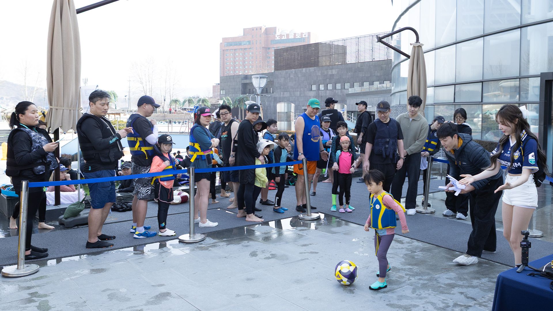 충남아산FC가 간다!’ 비타민 걸스와 깜짝 홍보 이벤트 성료